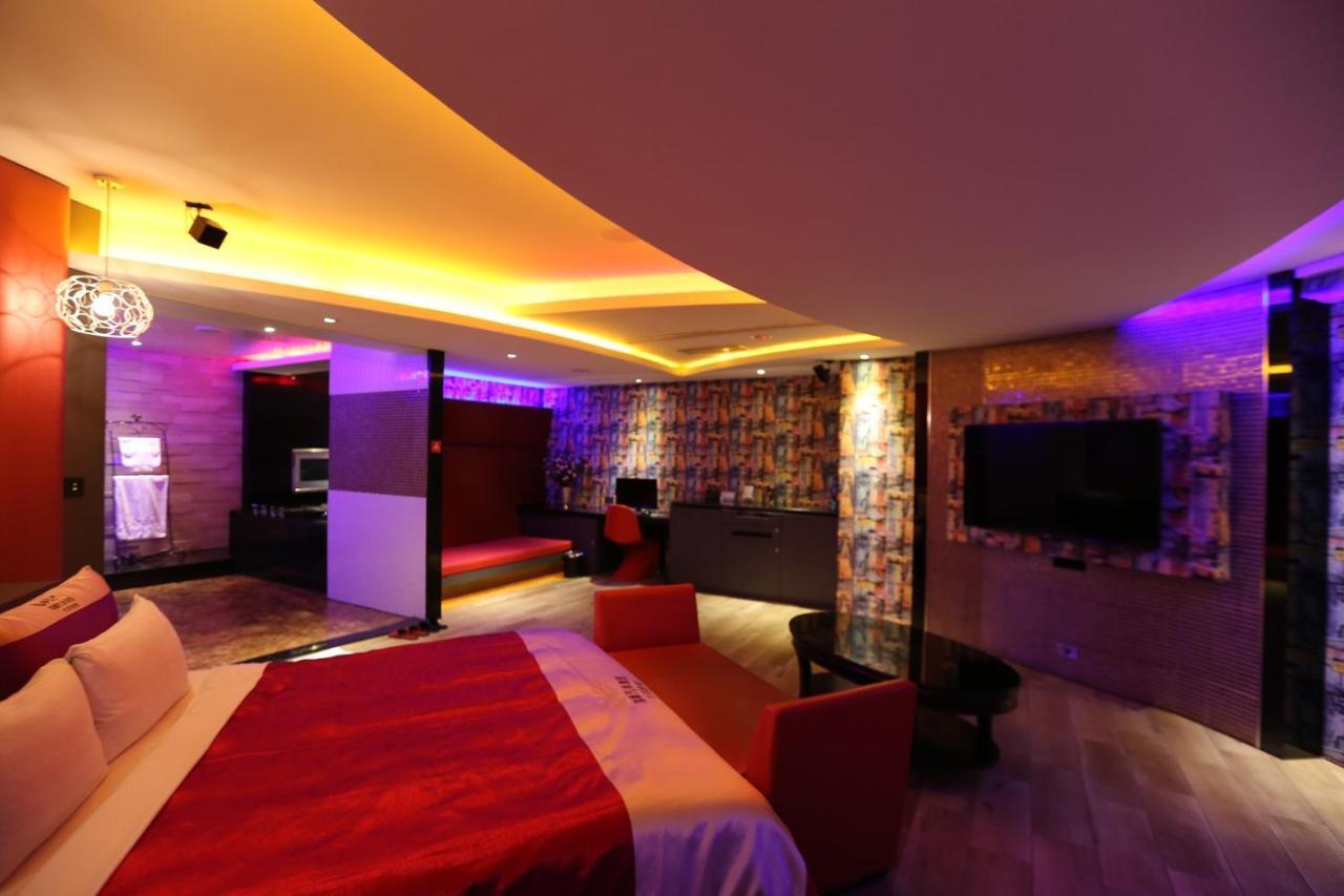 Yosemite Motel - Taiyuan Branch Taichung Exteriör bild
